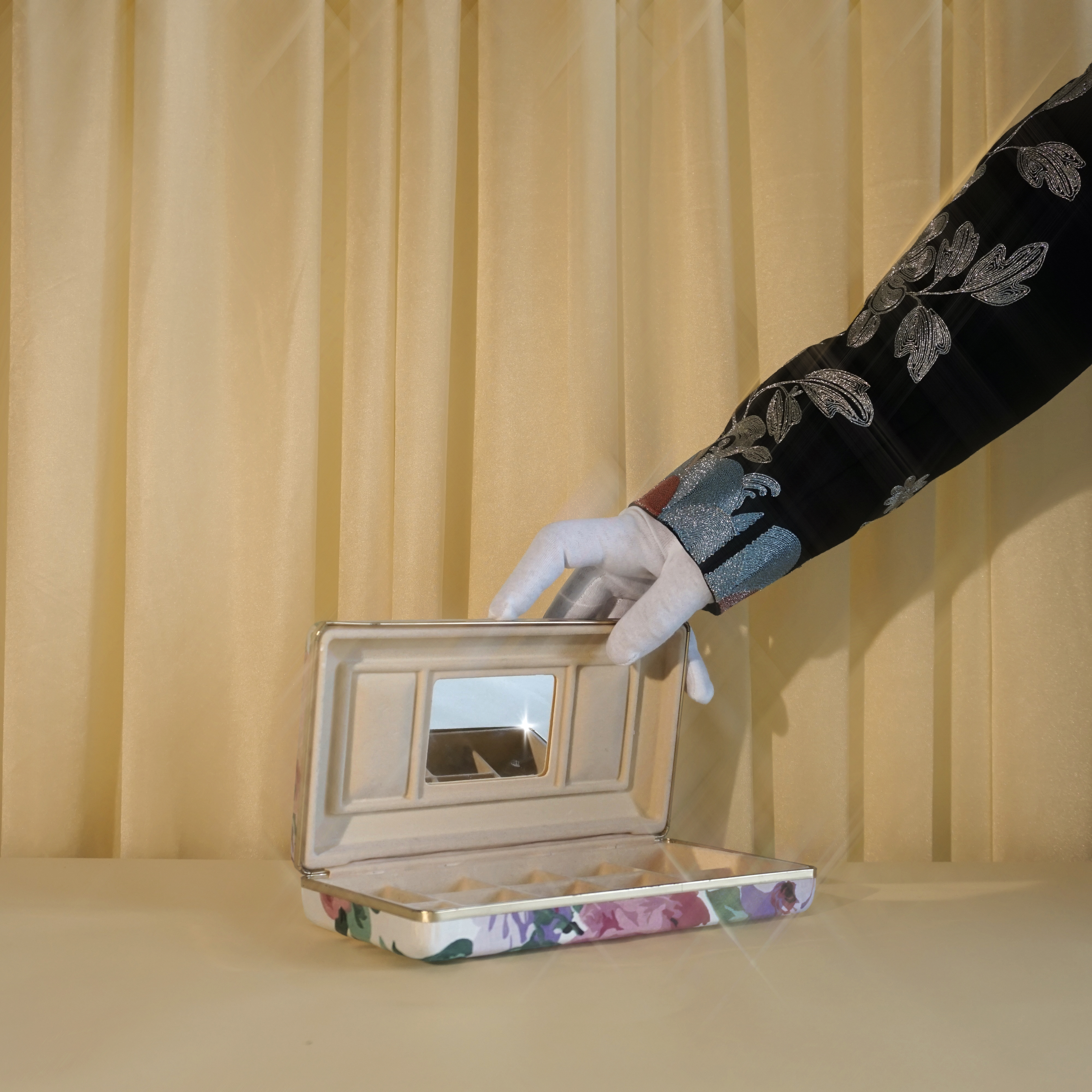 Image of 80's Travel Jewelry Box, Standard